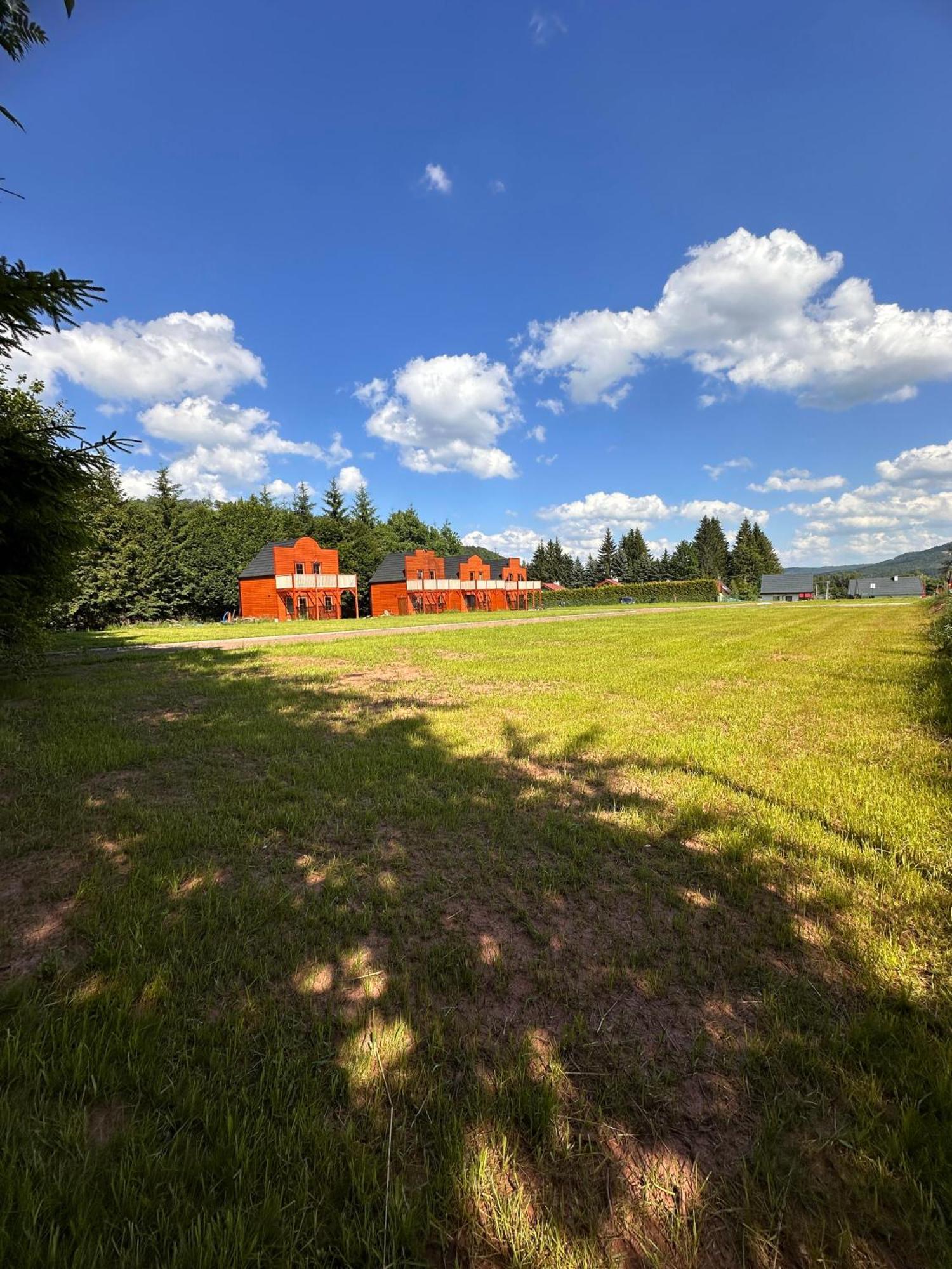 Gory Stolowe Camp -miejsce Na Kamper, Przyczepe Lub Namiot Campsite Radkow