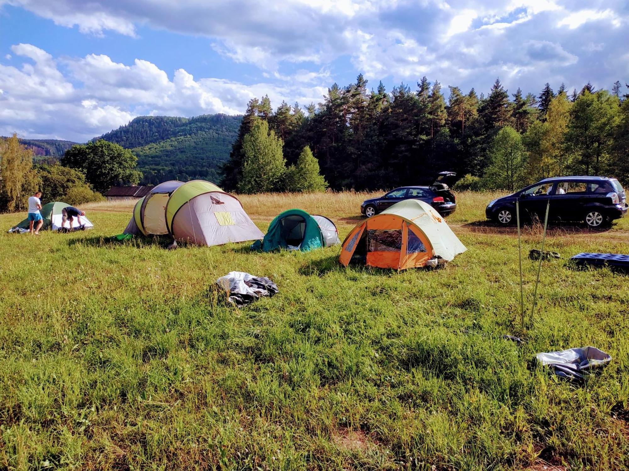 Campsite Gory Stolowe Camp -miejsce Na Kamper, Przyczepe Lub Namiot