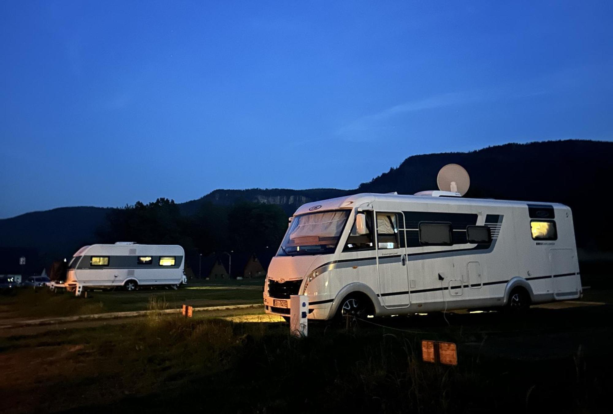 Campsite Gory Stolowe Camp -miejsce Na Kamper, Przyczepe Lub Namiot *