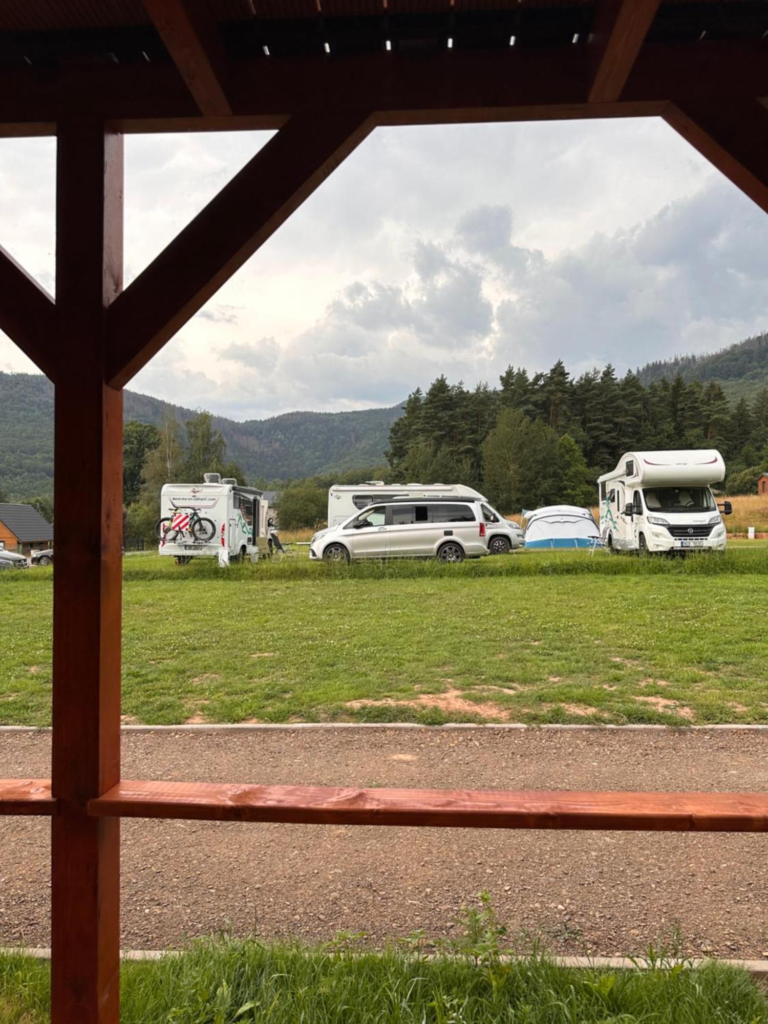 Campsite Gory Stolowe Camp -miejsce Na Kamper, Przyczepe Lub Namiot